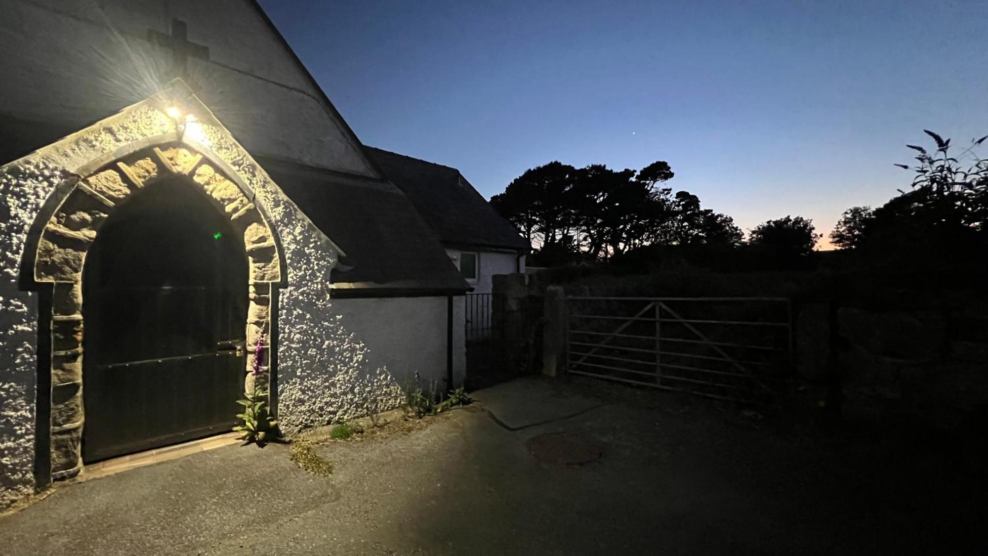 Llanw Malltraeth - Malltraeth Tides Llangadwaladr  Zewnętrze zdjęcie